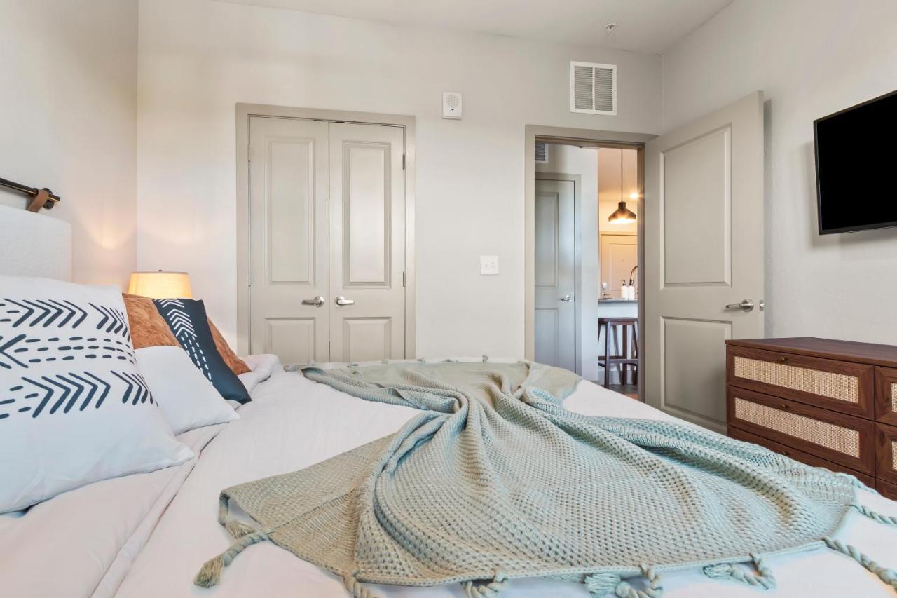 Luxury In Ybor W/pool Access Apartment Tampa