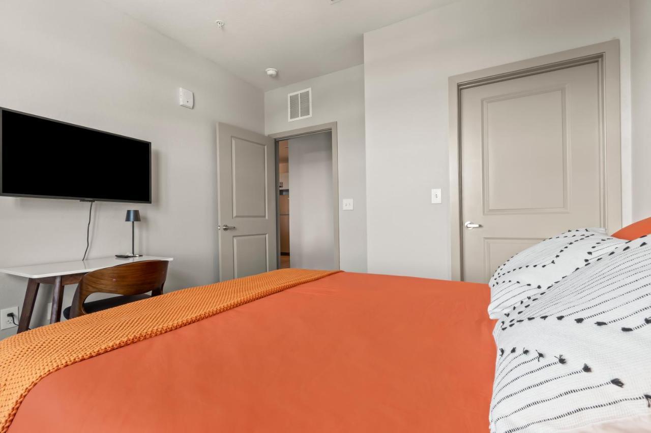 Luxury In Ybor W/pool Access Apartment